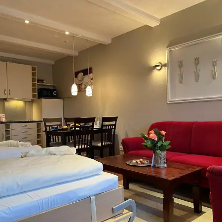 Robbe Apartment *